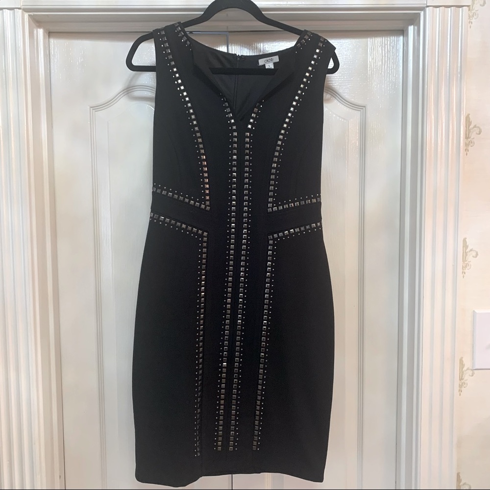 Cache Dress Size L Beautiful gold stud details